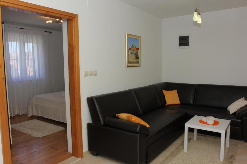 Holiday House Pine Tree Nerezisca Kültér fotó