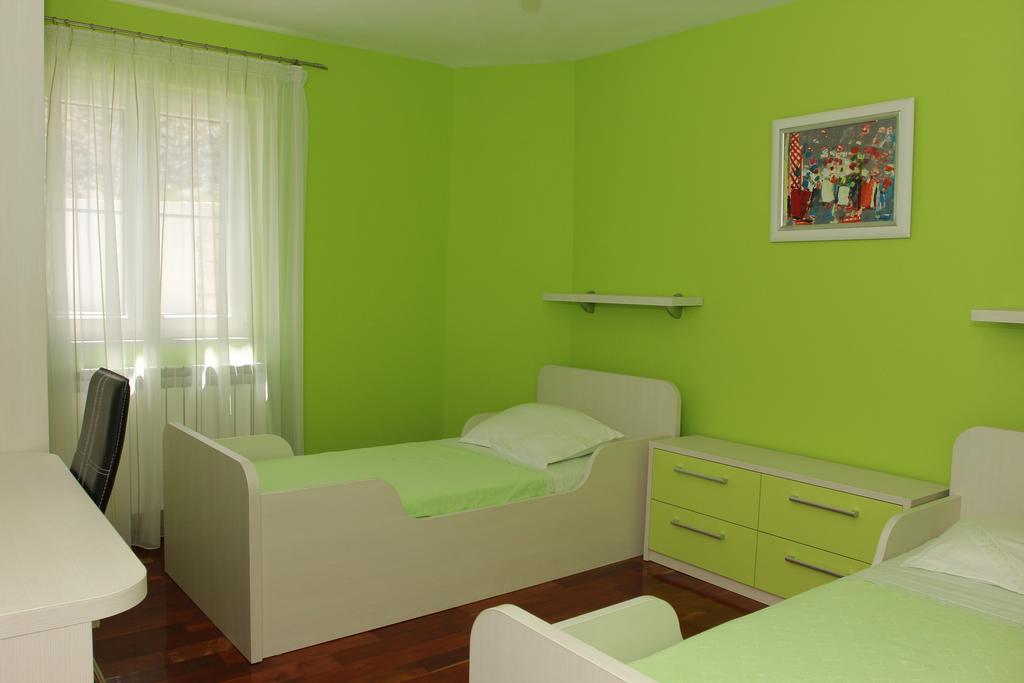 Holiday House Pine Tree Nerezisca Kültér fotó